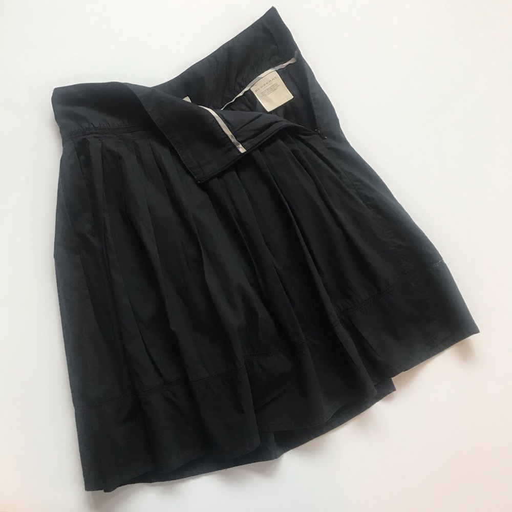 Burberry London Black Cotton A-Line Pleated Skirt.